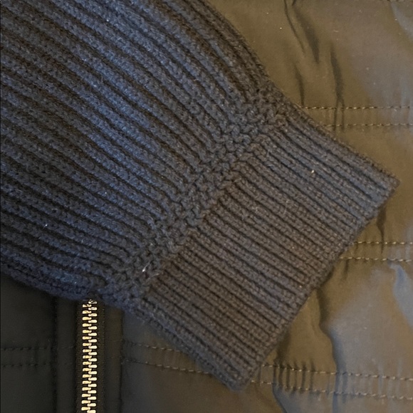 Hybrid Quilt and Knit Zip-Through Jacket in Navy - Picture 5 of 9